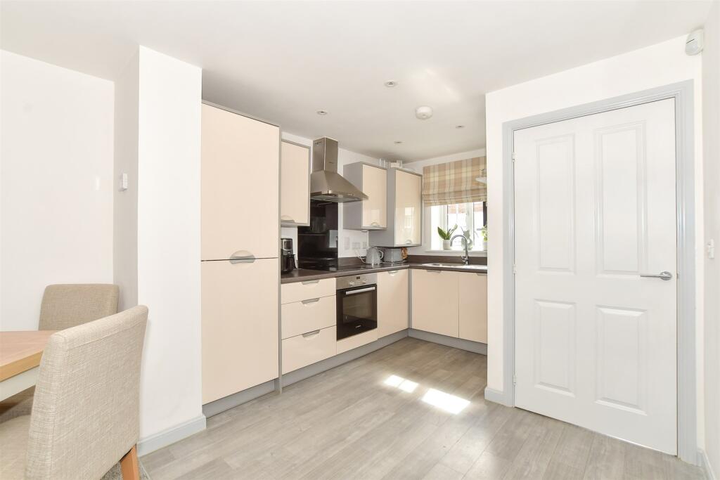 Lounge/ Kitchen