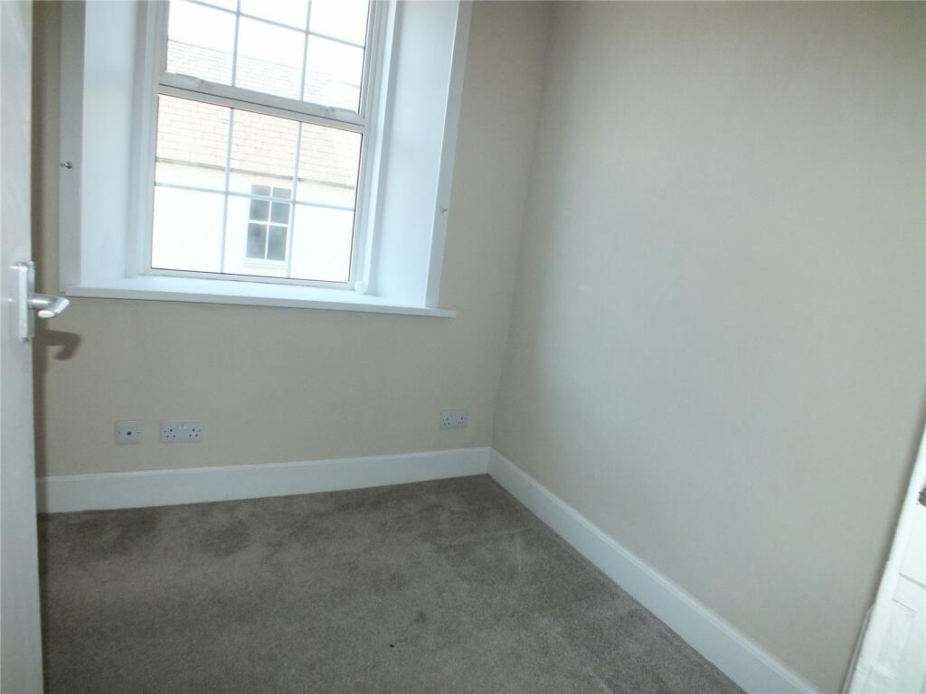 Bedroom 2/Office