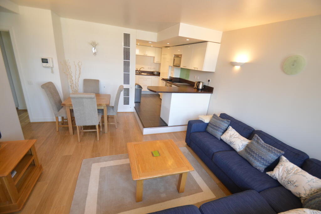Lounge 1