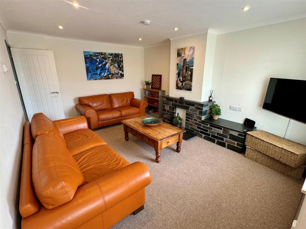 70 Parc Godrevy Lounge