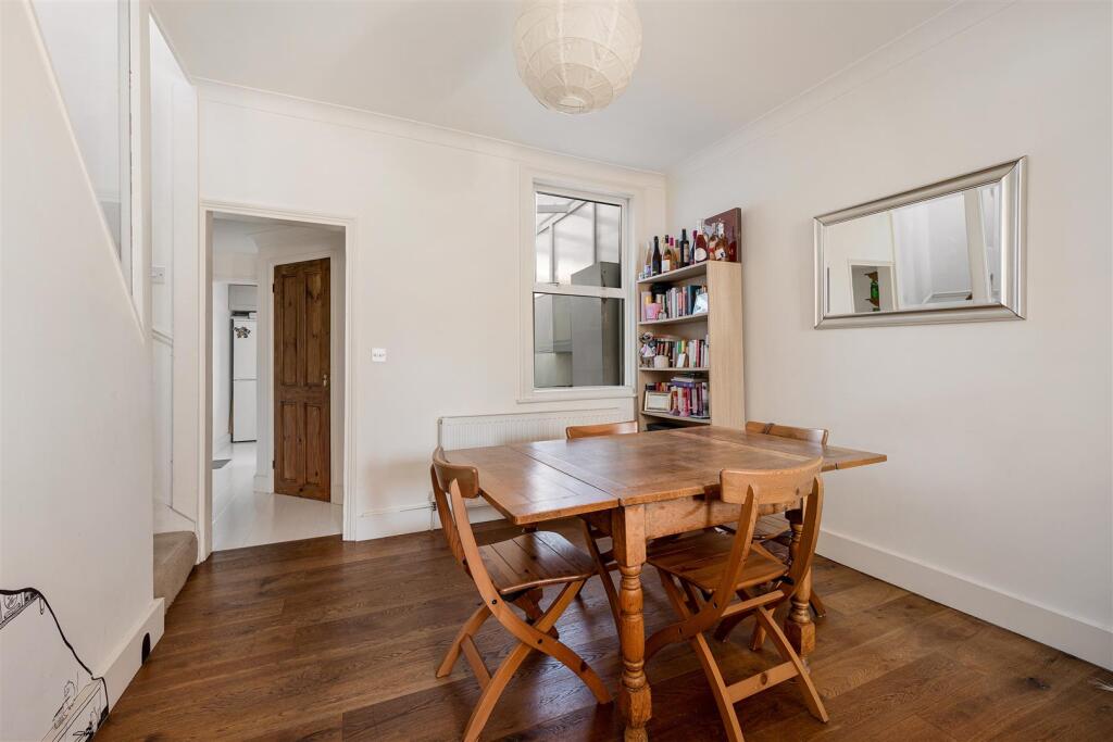 Oakdale Road E11