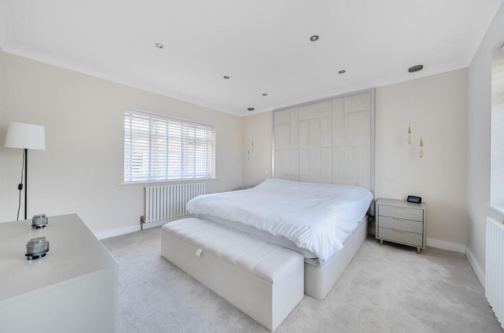 1306726-12-685342...