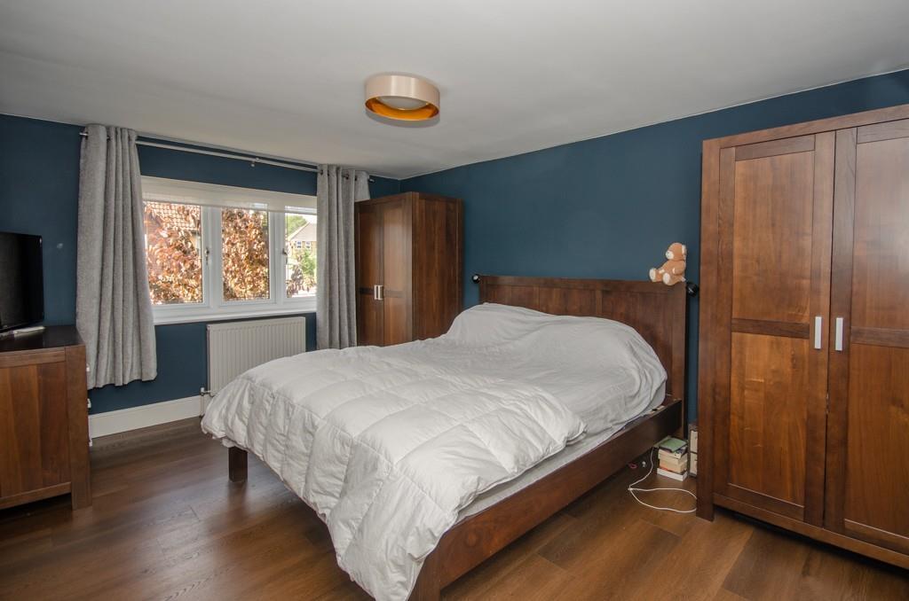 Bedroom 1.jpg
