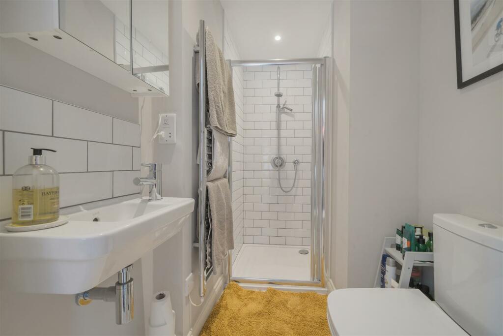 Ensuite Shower.jpg