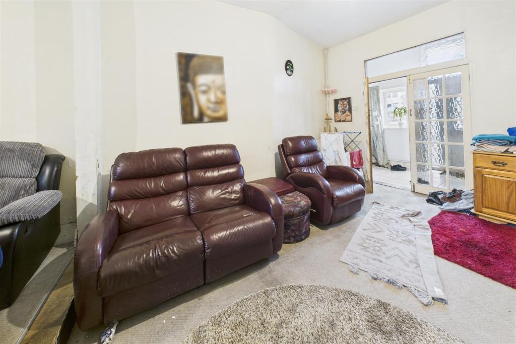 12 Bell Hill Road, St George, Bristol BS5 7LJ | Fr