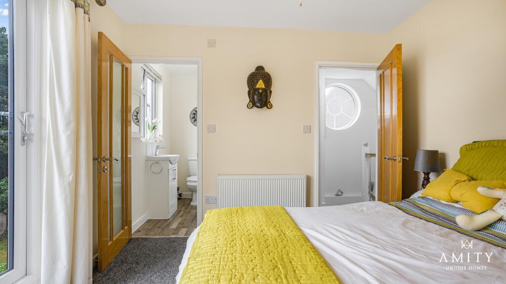Top Floor Rear Bedroom 