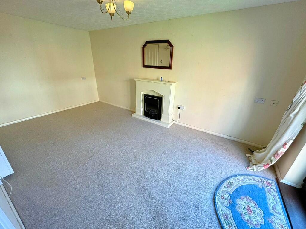LIVING ROOM ALT