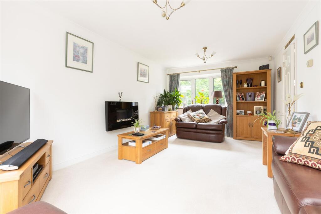 9 Milne Close-13.jpg