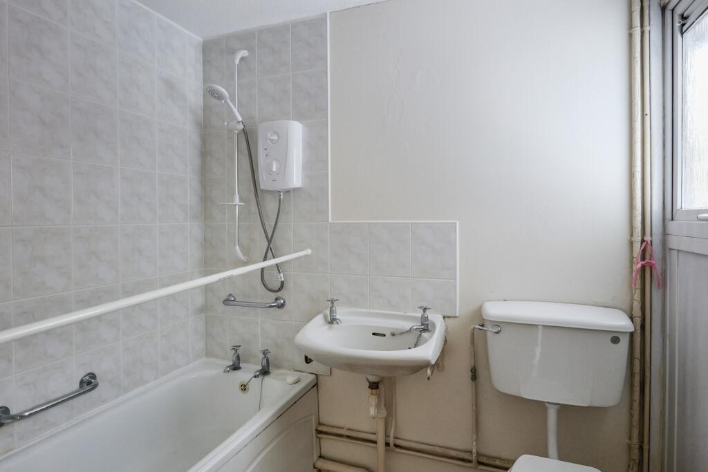 3 Ogilvie Square, Calne, Wiltshire, SN11 8NS