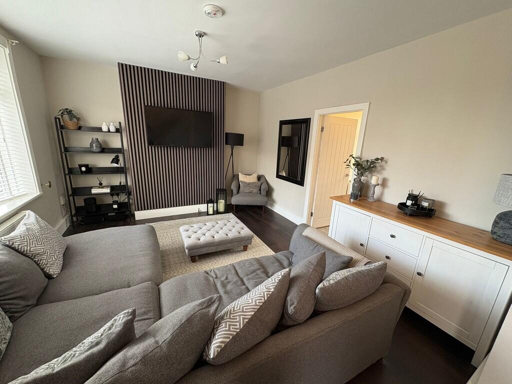 IMG-20250805-WA00...