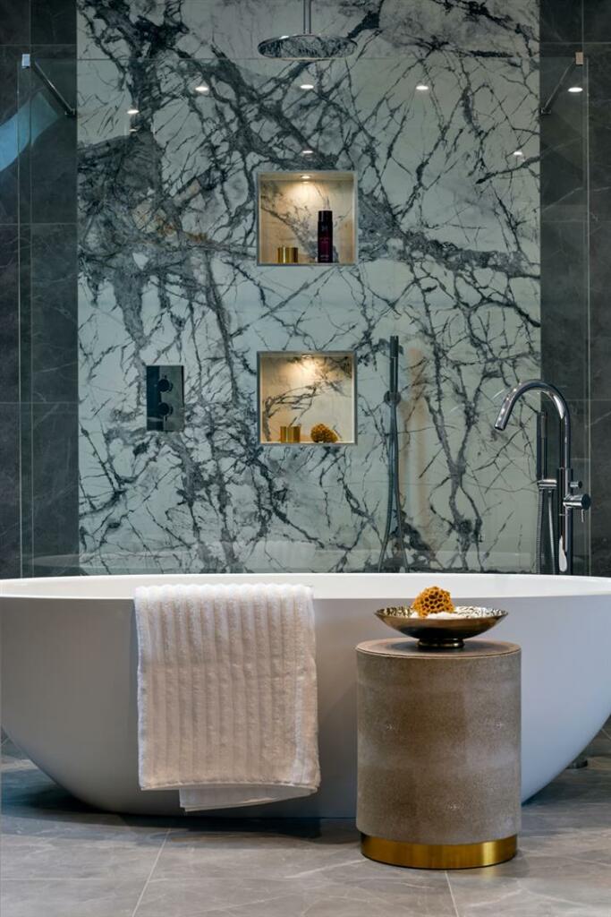 Shower Screen &amp; Bath