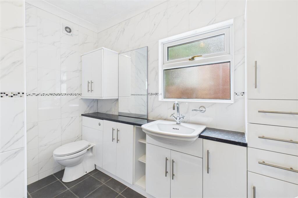 8 Kensington Road, St George, Bristol BS5 7NB | Fr