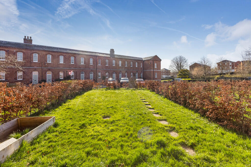 A01 - 4 Powderham...