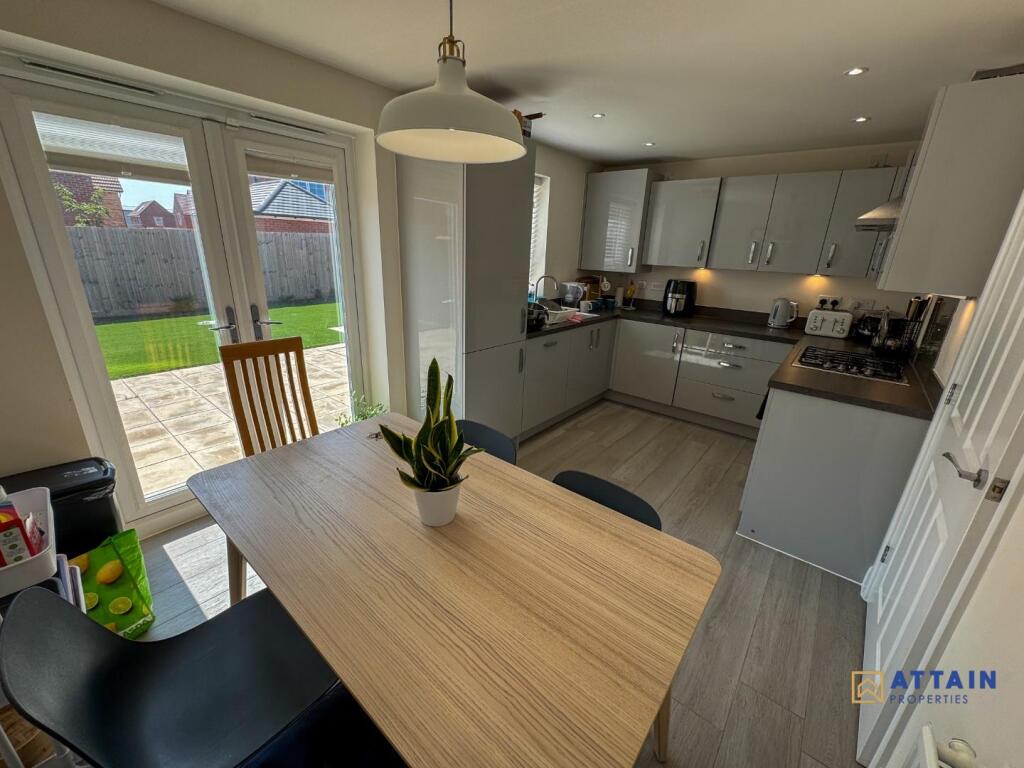 Kitchen Far.jpg