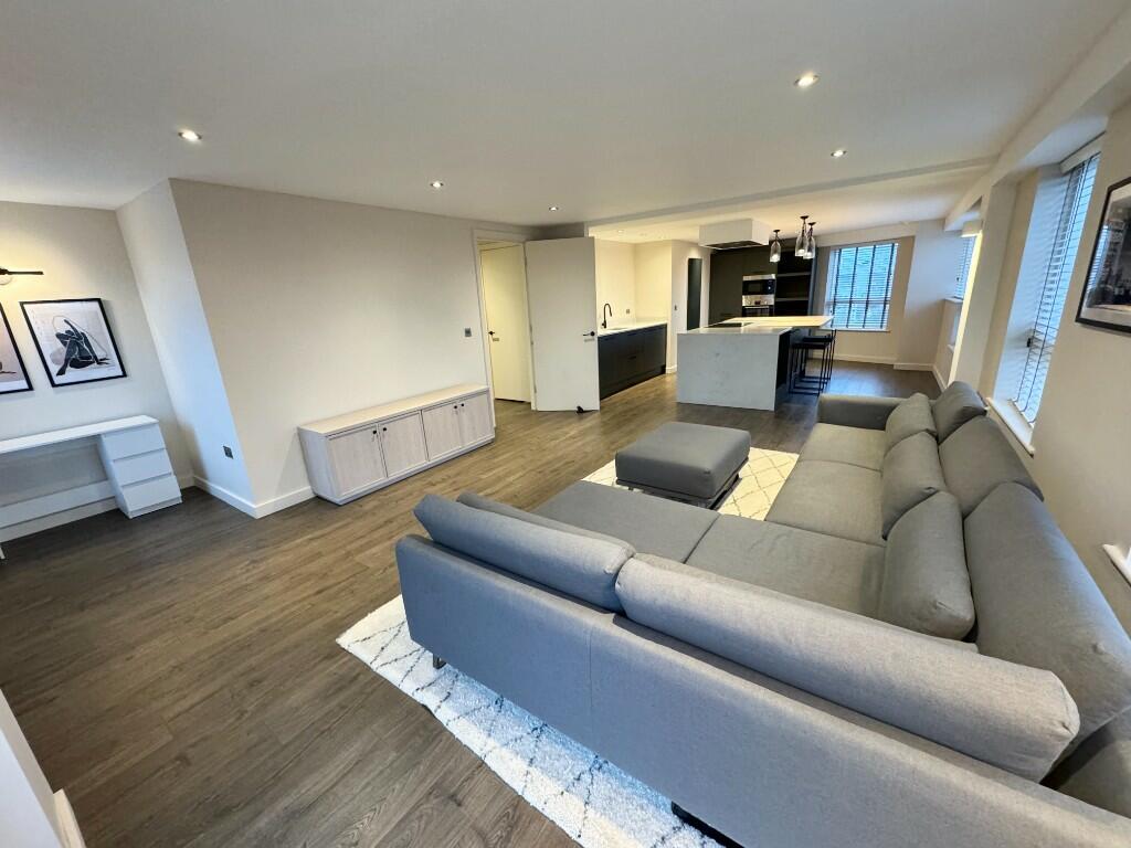 LIVING AREA / OFFICE
