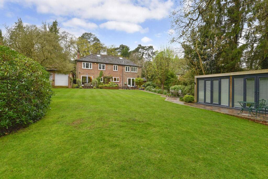 Long Heath, Blackhorse Road (31)-1920.jpg