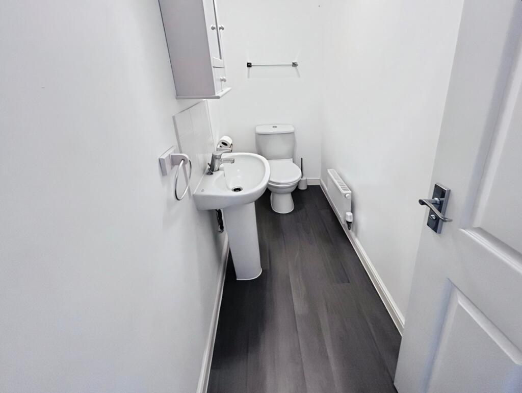 pbox-bathroom-347626.jpg