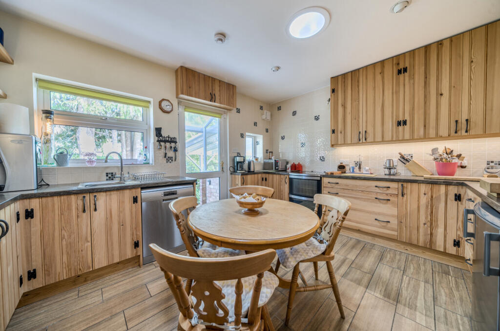 1358992-11-68d566...