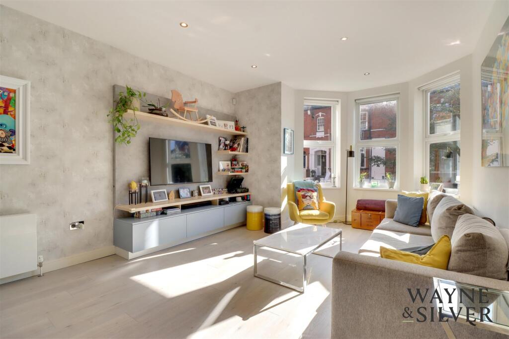 LOUNGE WM.jpg
