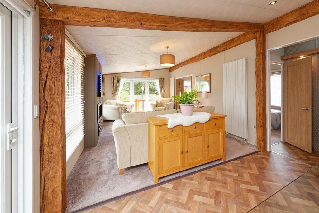MFL1236488_542.jpg