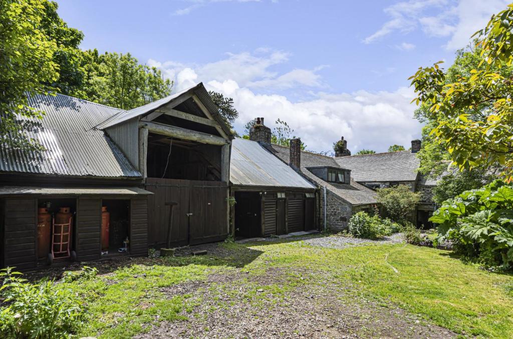 Externals (3).jpg