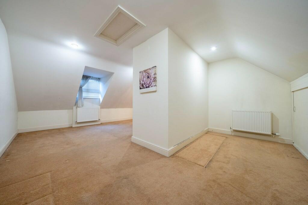 Shaped Bedroom 3