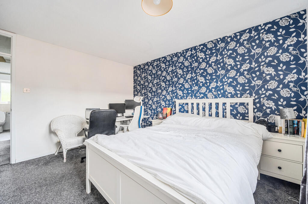 1319656-5-6864fcf...