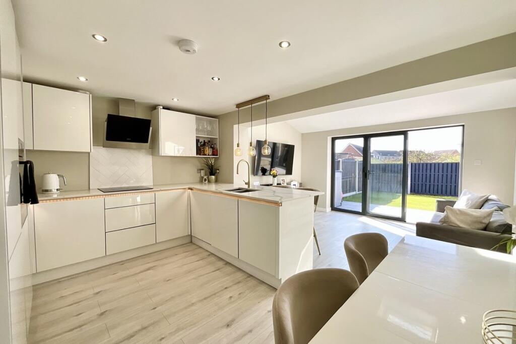 living kitchen/dinin