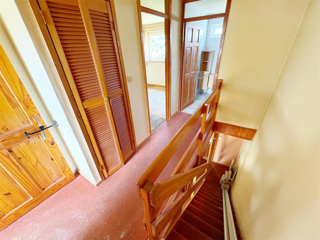 Landing and stairs.jpg