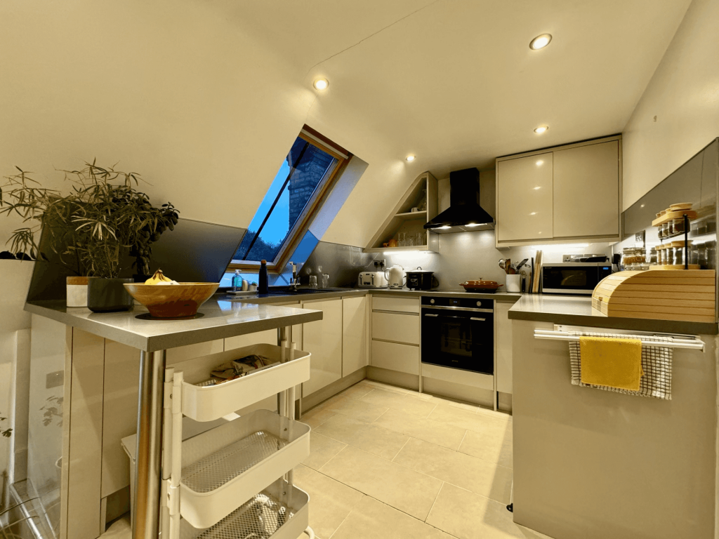KITCHEN/DINER ONE