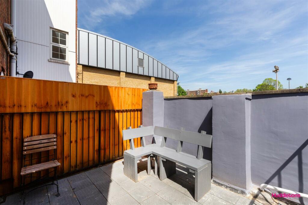 130A Chalton Street-7.jpg