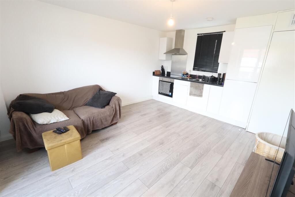 Living/Kitchen area #2