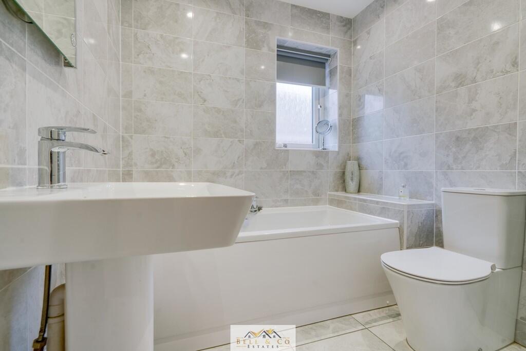 Bathroom 1-1