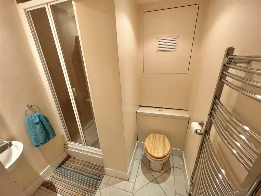 LGF Shower Room.jpg