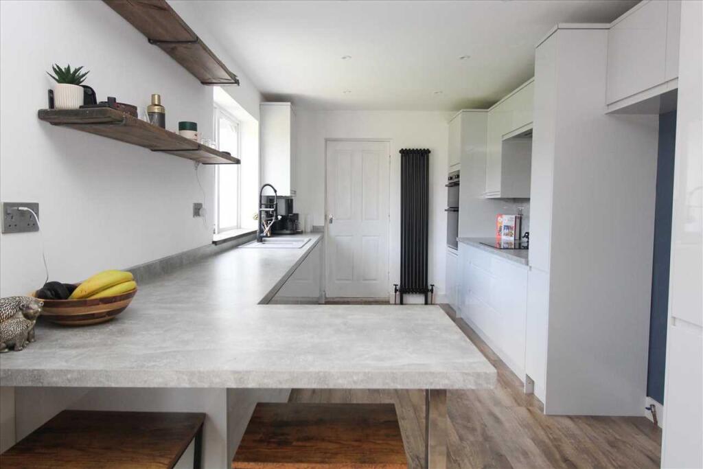 Kitchen / Dining