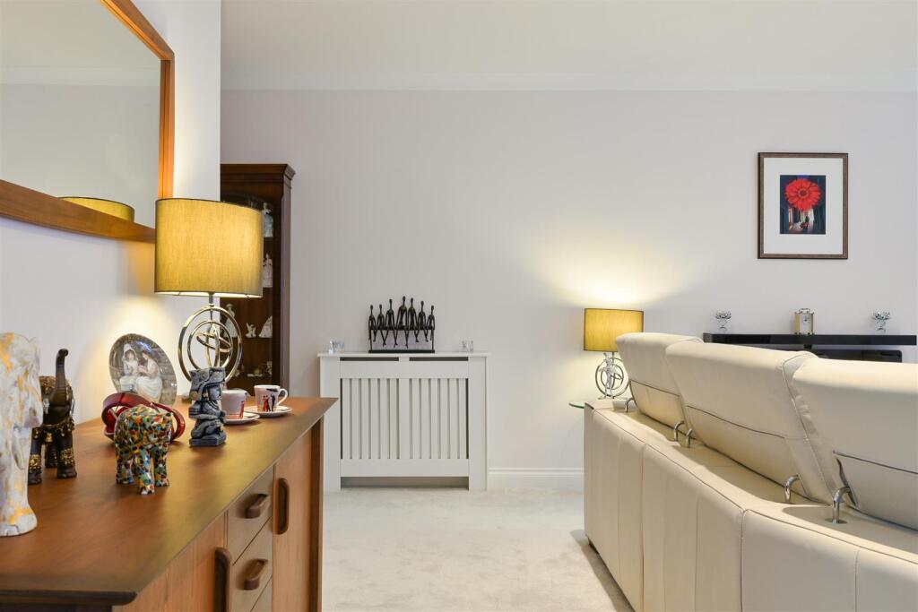 LONG ORCHARDS, FLAT 10- (21).jpg