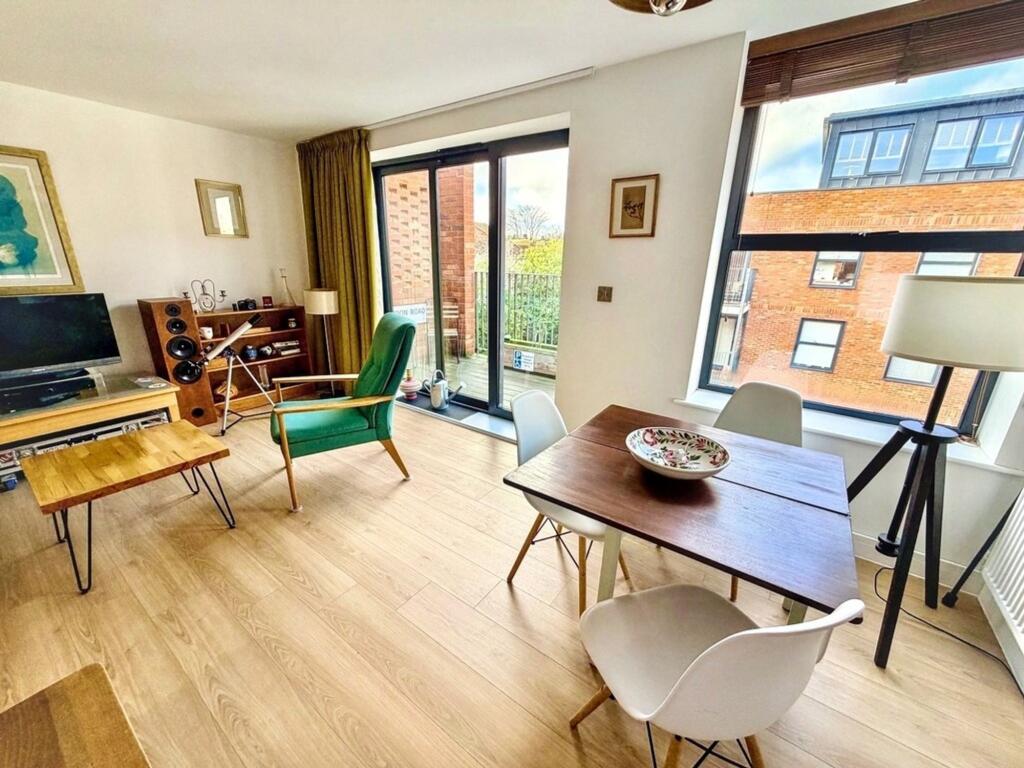 Open Plan Reception Room and Kitchen