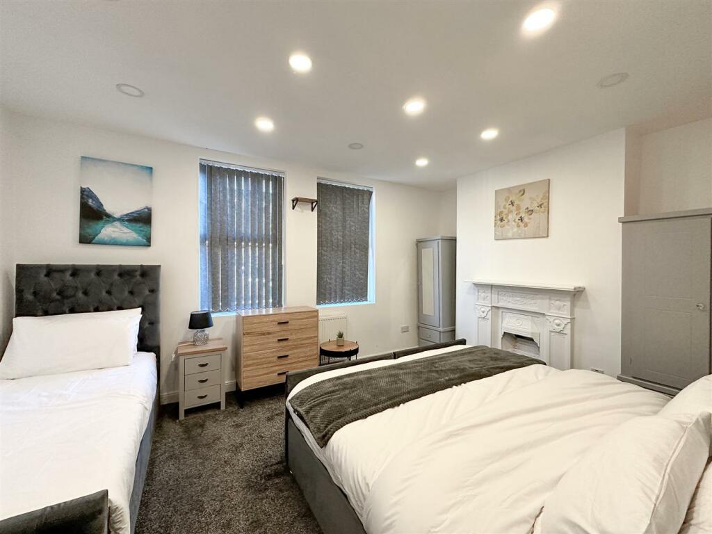 Staycasa Accommodation Manchester Carrill  2024AUG