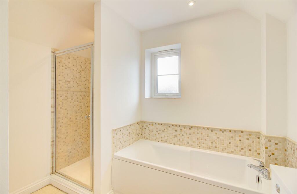 Family bathroom/shwer
