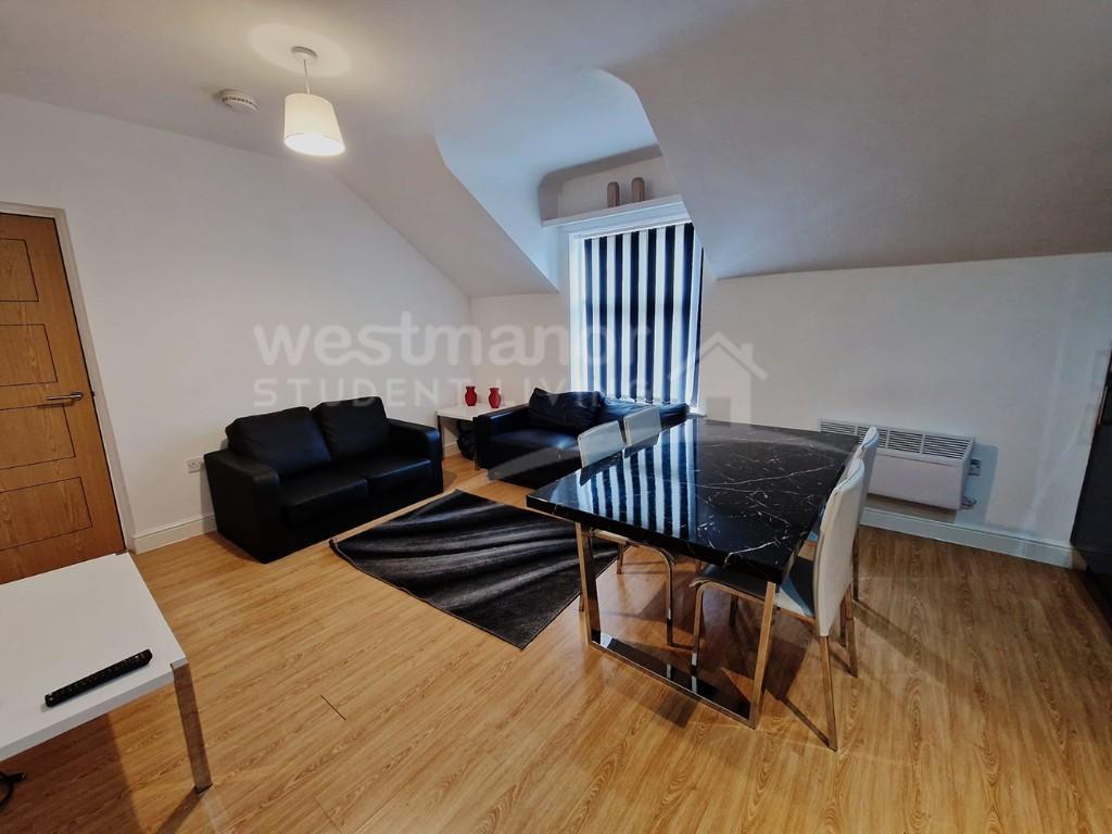 FLAT 12