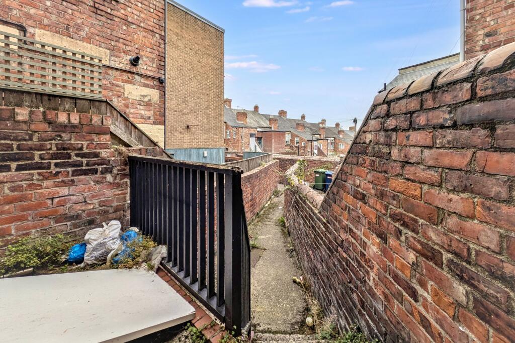 90 &amp; 90A Rawling Road, Gateshead, Tyne and Wear NE8 4QR