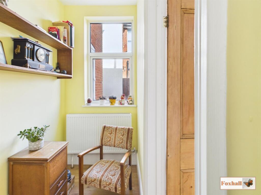 Sun Room / Rear Lobby