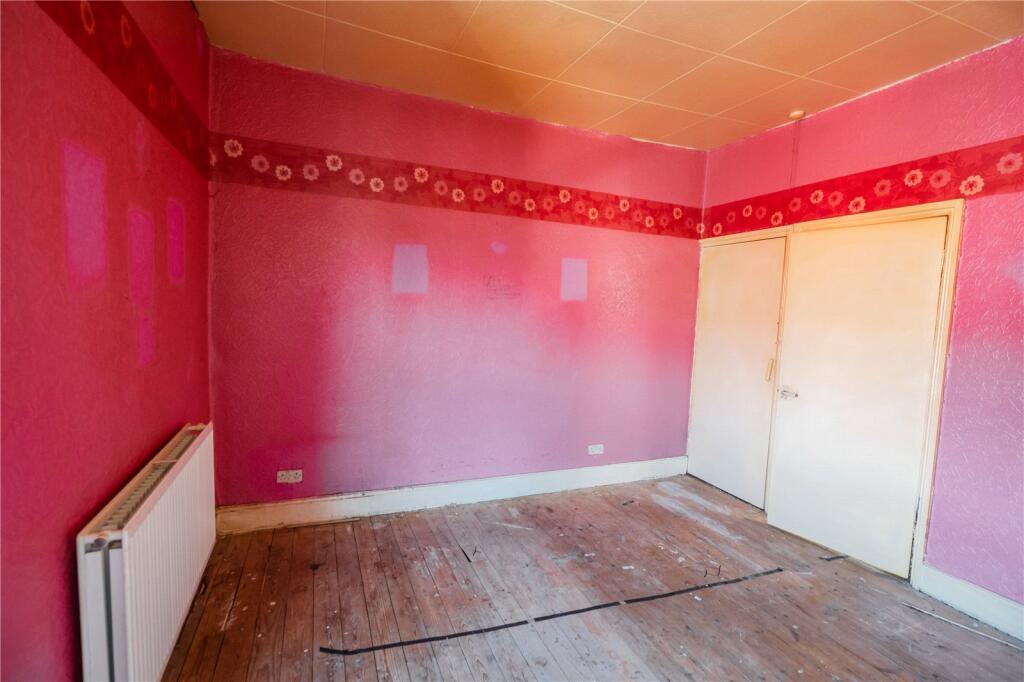 Bedroom 1 (2)
