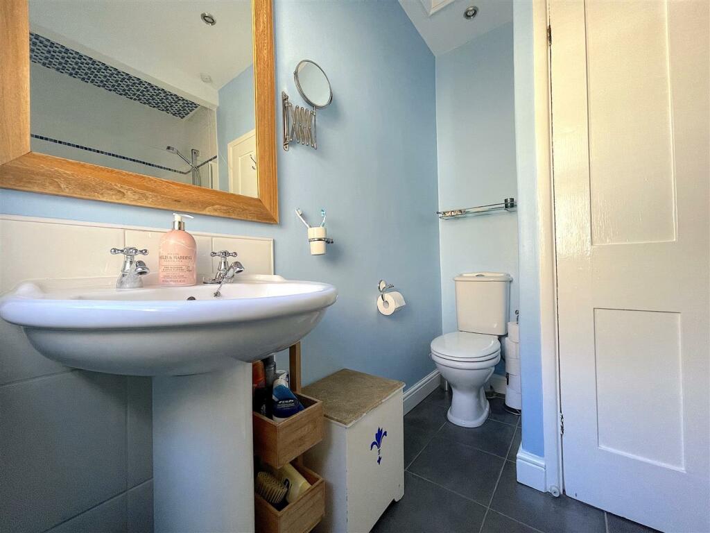 Bathroom (2).jpeg