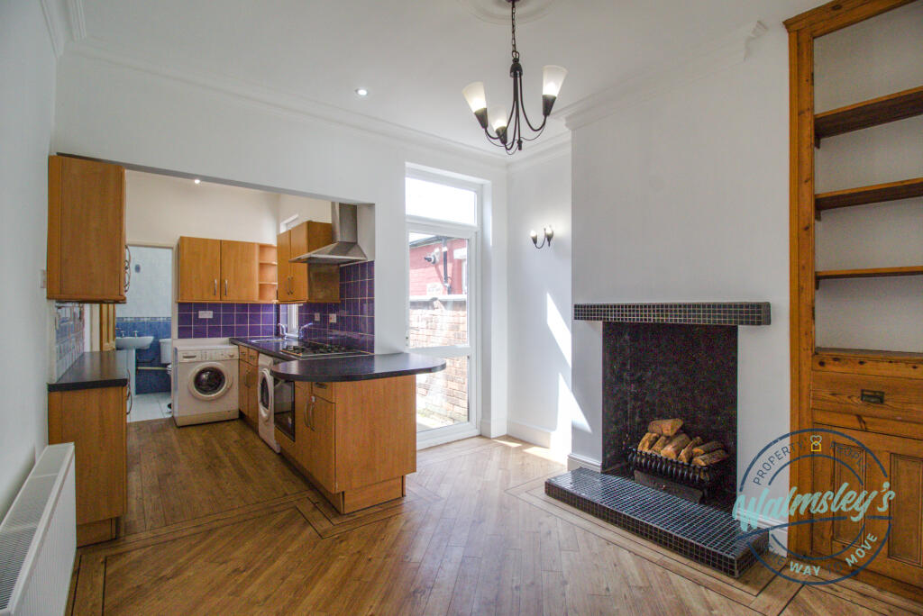 Rear sitting room &amp; open plan kitchen