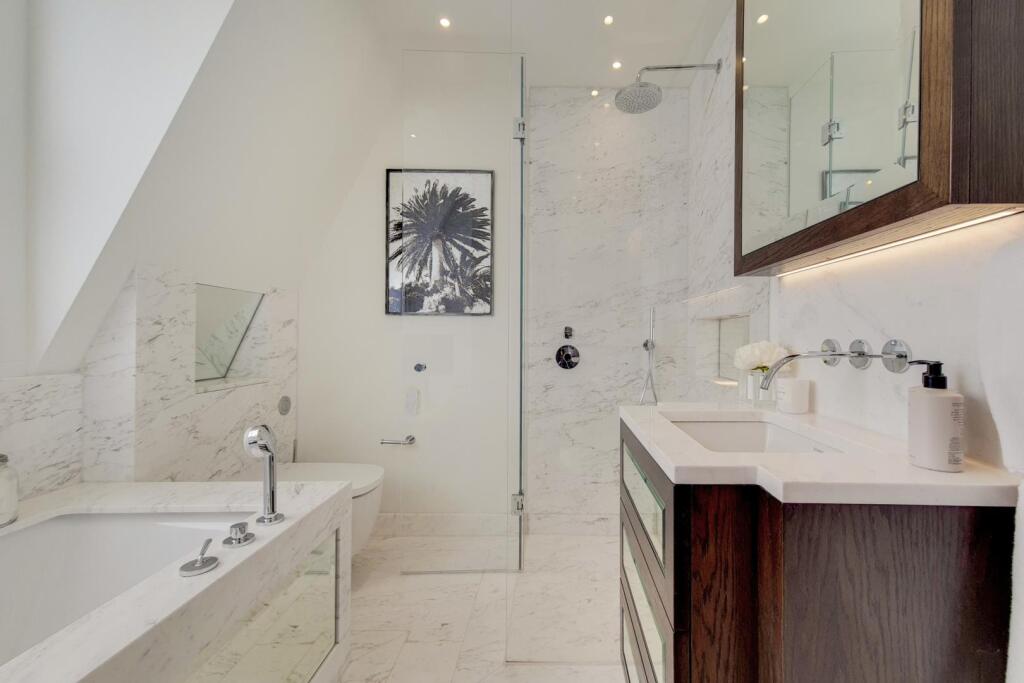 3_Ensuite 2-1.jpg
