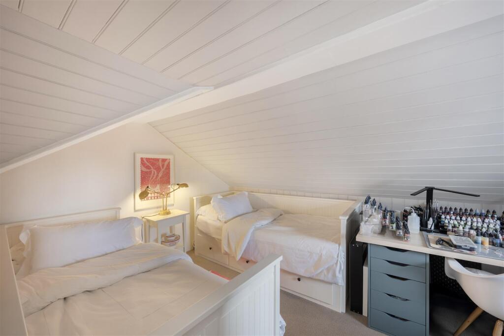 16 Prince Albert Road Hi-8.jpg