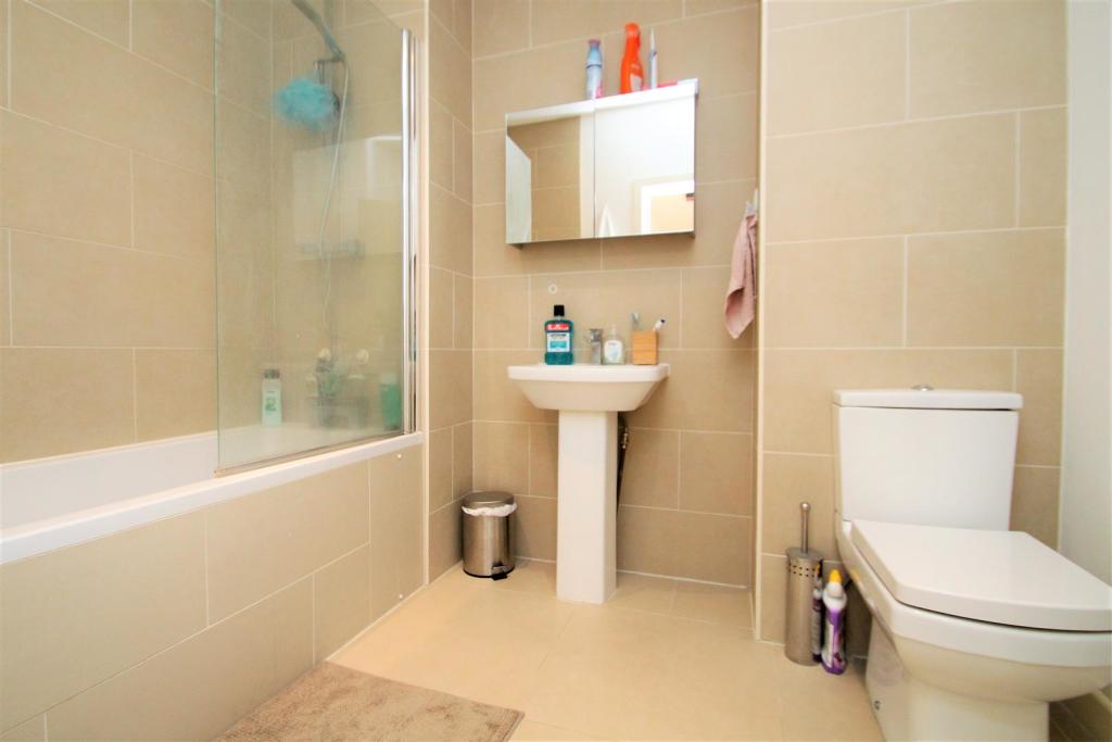 Bathroom.JPG