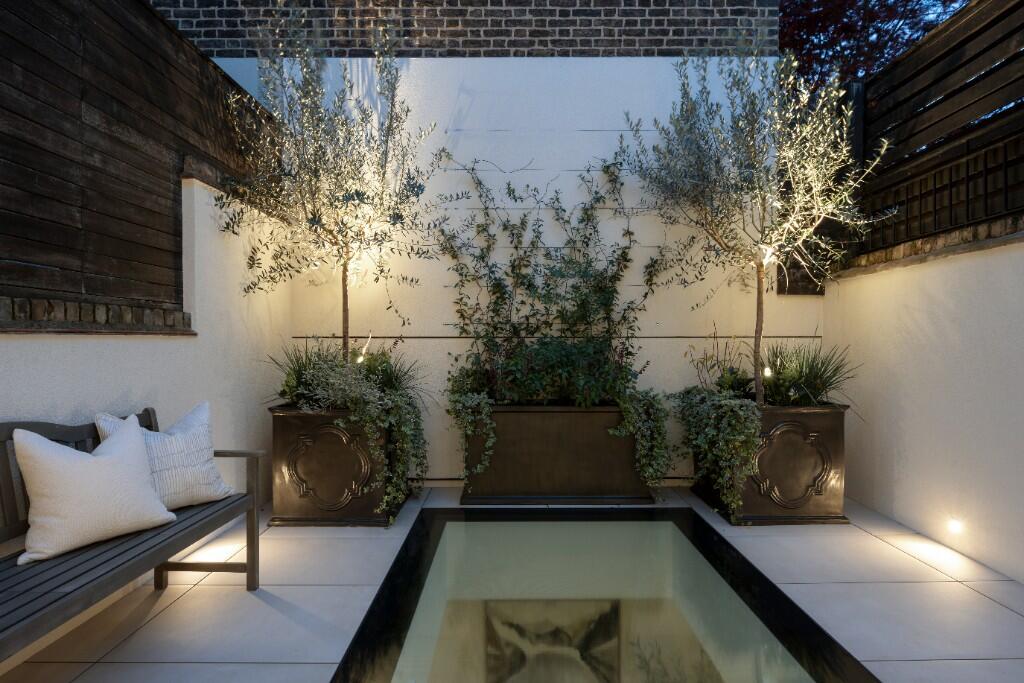 Montpelier Walk, London, SW7