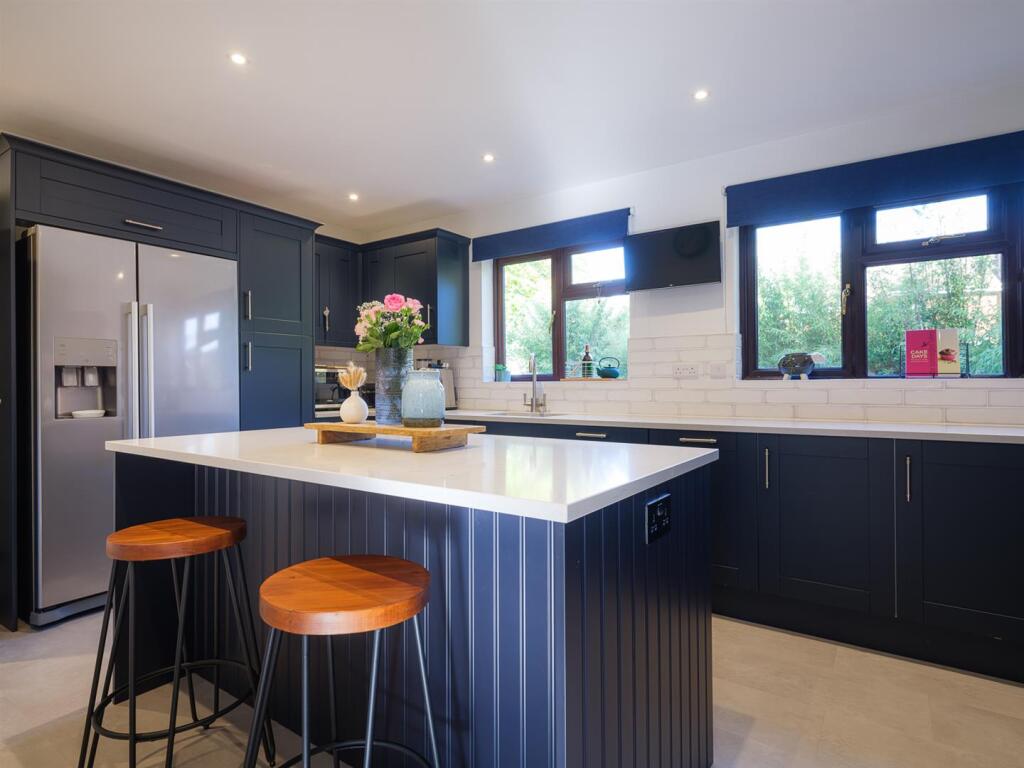 11 Erleigh Drive-25.jpg